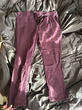 Old Navy Men's Stretch Chino Pants in Wine